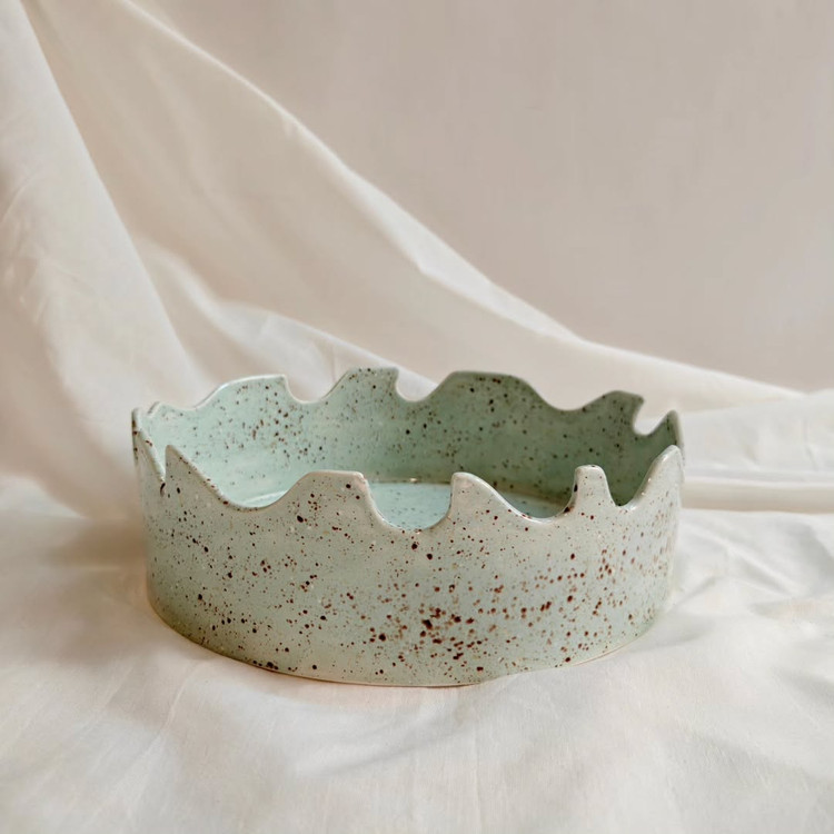 ظرف پذیرایی خاص و مدرن مناسب دکوراسیون طراحی ناب سرامیک