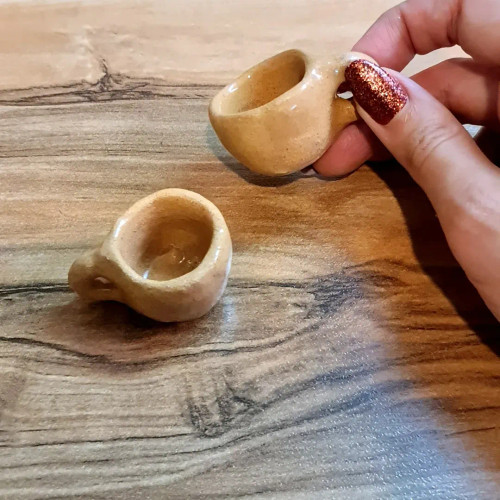 ماگ مینیاتوری سفالی دستساز ارتفاع 3 سانتمیتری مناسب دکوراسیون مینیمال و پینترستی تولید ناب سرامیک