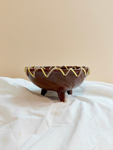 شکلات خوری سرامیکی دستساز مدل سه پایه دار لعاب قهوه ای