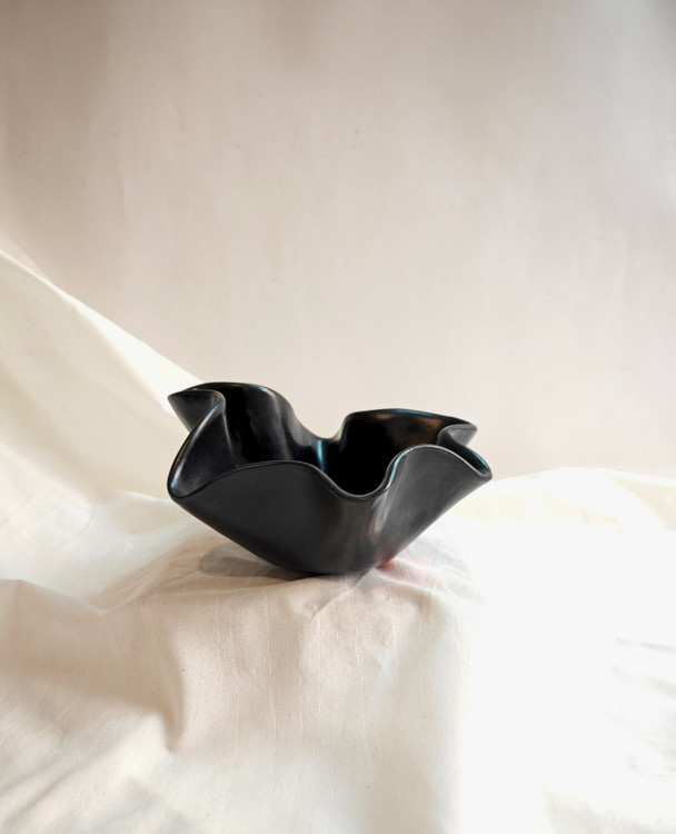 شکلات خوری سرامیکی دستساز مدل دفورمه مناسی دکوراسیون خاص و مدرن طراحی ناب سرامیک