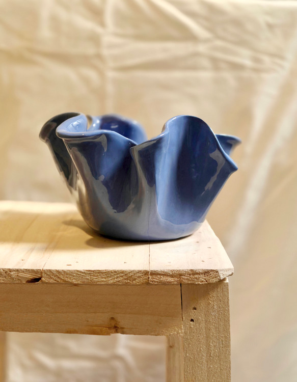 شکلات خوری سرامیکی دفورمه رنگ آبی طراحی ناب سرامیک