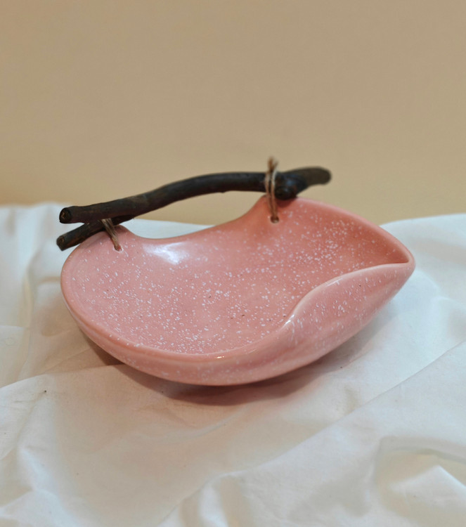 ظرف پذیرایی خاص و مدرن رنگ صورتی از ناب سرامیک