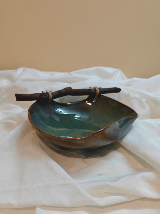 کاسه سرامیکی دستساز تزیین با چوب