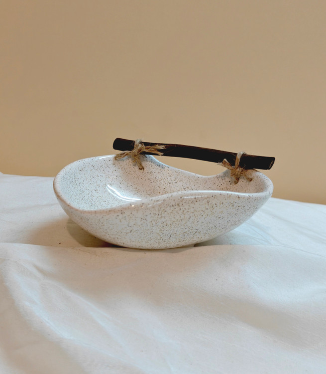 کاسه سرامیکی مدرن و خاص تزیین با چوب از ناب سرامیک