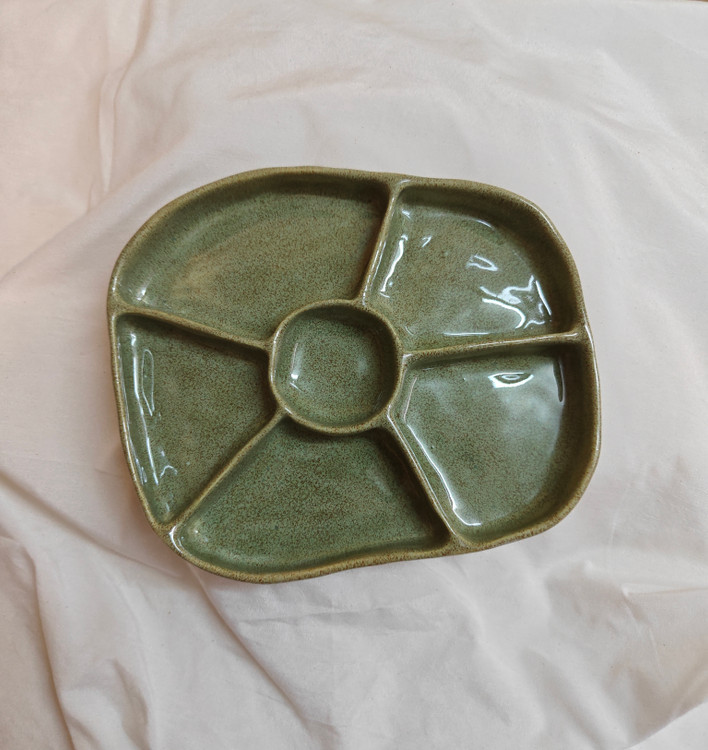 ظرف سرو تنقلات و مزه