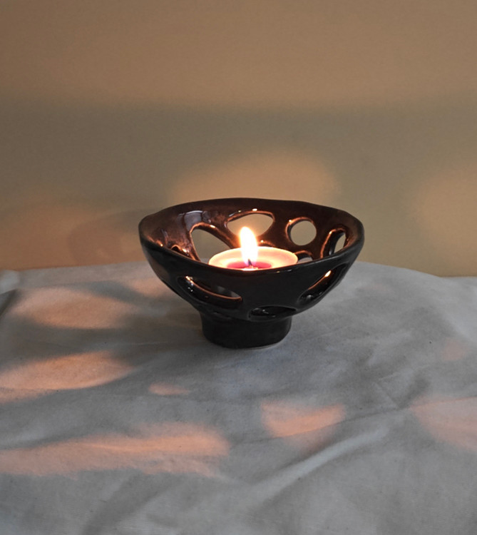 جاشمعی سرامیکی دستساز مدل مشبک