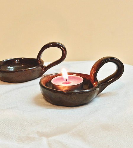 جاشمعی سرامیکی دستساز مدل دسته دار گرد مناسب شمع وارمر رنگ قهوه ای تیره ناب سرامیک