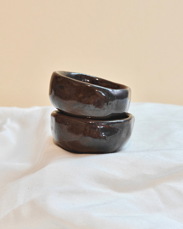 کاسه سرامیکی دستساز قطر 7 سانتیمتر مناسب دکوراسیون از برند ناب سرامیک