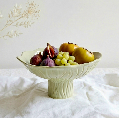 میوه خوری سرامیکی دستساز رنگ سبز مدل پایه دار