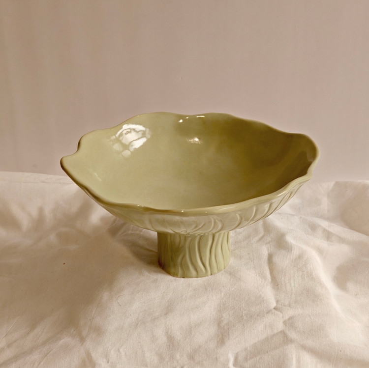 میوه خوری سرامیکی دستساز رنگ سبز مدل پایه دار