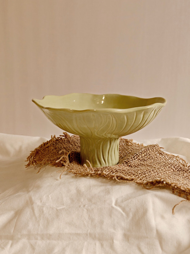 میوه خوری سرامیکی دستساز رنگ سبز مدل پایه دار